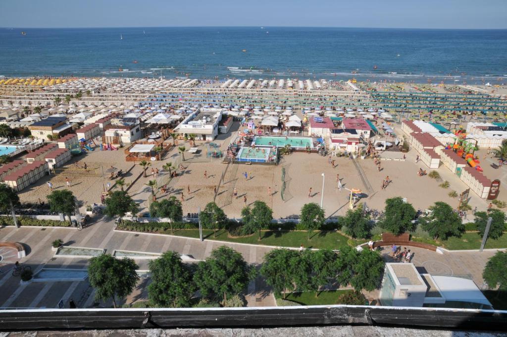 Hotel Al Cavallino Bianco Riccione Exterior foto
